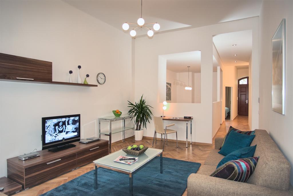 เรสซิเดนซ์ คาร์โลวา Apartment ปราก ภายนอก รูปภาพ