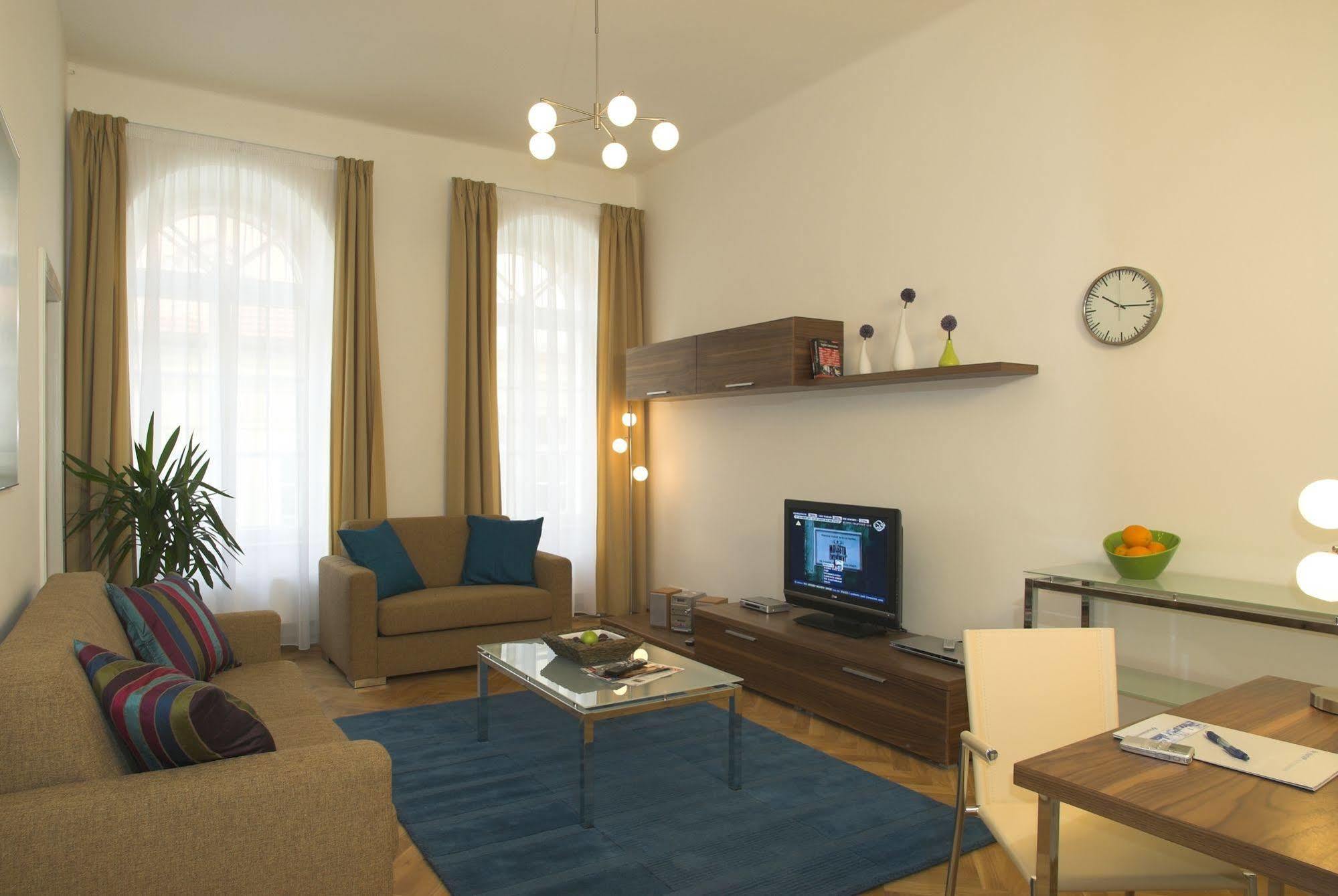 เรสซิเดนซ์ คาร์โลวา Apartment ปราก ภายนอก รูปภาพ